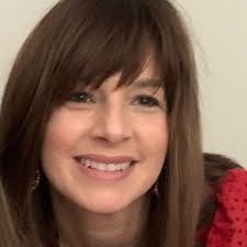 Hannah Loftis's Instagram, Twitter & Facebook