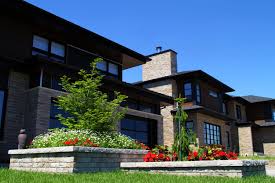 Pose de terrasse en bois, arrosage automatique de votre pelouse à dijon. Gaetan Chevalier