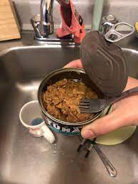 Can of vegan tuna eaten over the sink : r/ShittyVeganFoodPorn
