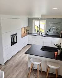 Tolle Kuche Lange Theke Kuchyne In 2019 Wohnung Kuche Offene Kuche Kochinsel Und Kuche Gartenlandschaftsbau Wohnung Kuche Haus Kuchen Kuchendesign