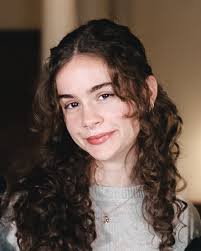 Congratulations to St. Petersburg Honors student Amanda Weakley for winning  the top prize in the Florida Bibliophile Society Essay Contest! As an  English major and avid reader, Amanda reflected