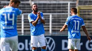 Hier eines der besten löwenhits die es gibt tsv 1860 forever. Doppelschlag Und Rettungsanker Hinteregger Frankfurt Schaltet Lowen Aus Kicker