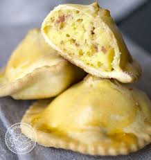 I fiadoni salati abruzzesi sono dei rustici tipici del periodo di pasqua diffusi soprattutto sulla costa e sulle colline. Fiadone Abruzzese E Molisano Dolce O Salato Ricetta Calorie Ricette Idee Alimentari Pasti Italiani