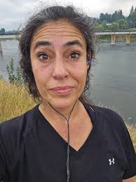 What wildlife is seen at the west curve with high heat?