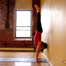 Here Are The Nine Moves You Need To Do To Master Handstands Handstand Womens Fitness Inspiration Wall Workout