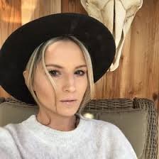 Ashley Mateo (ashmateo)