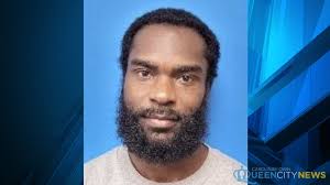 Officers were trying to detain a shooting suspect in North Carolina when he  shot and killed himself. Read more →  https://myfox8.com/news/north-carolina/man-fatally-shoots-himself-while-officers-try-to-detain-him-for-allegedly-killing-a-woman-in  ...