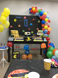 Looking for a quick and easy handmade costume? Pac Man