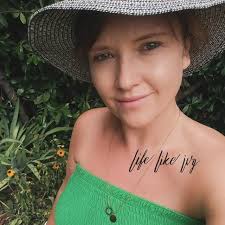 So, Colin and Penelope didn't stay at their house? I'm not sure,but it  looks like Featheringtons house with some redecorations. Bridgerton