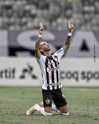 He is considered a dynamic player due to his speed on attack and individual skills. Atletico On Twitter Don Diego Tardelli Ele Renovou Contrato Ate 31 De Maio De 2021