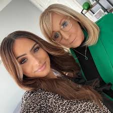 I have a lady opposite that has knitted lots of squares to make a blanket  but now she has poor eyesight if anyone could help putting them together as  knitting an sewing