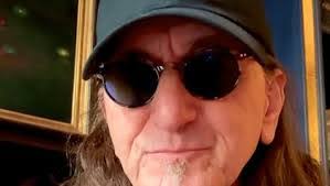 Kim Hooker's Instagram, Twitter & Facebook