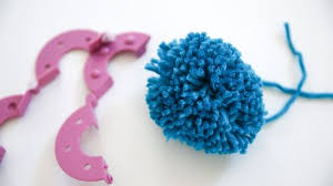 Erhalten sie das tutorial diy pom tiere bei mr printables. Flauschige Pompon Igel Zum Selber Basteln Famigros