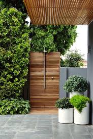 21 Refreshingly Beautiful Outdoor Showers I Bet You D Love To Step Into Outdoor Landscape Design Outdoor Landscaping Contemporary Garden