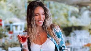 Athina oikonomakou is a greek actress and businesswoman. Jjhcqi1u4wkfvm