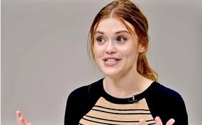Holland roden biography, age, height, weight, family, wiki & more. Holland Roden Dating List And Boyfriend All Rumored And True Relationships Net Worth Will Blow Your Mind Vergewiki