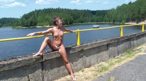 カメラマンとのセックス後の公開撮影