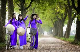 Image result for thang 3 hoa Hue áo dài tím images