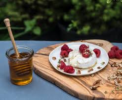 Grilovany Hermelin S Orechy Medem A Malinami Food Breakfast Waffles