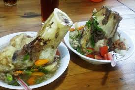 Lemak tulang sumsumnya terasa sangat lembut di lidah, ditambah dengan kuah yang gurih membuat makan sup tulang sumsum di sini sangat nikmat. Rumah Sumsum Bogor Selatan Bogor Lengkap Menu Terbaru Jam Buka No Telepon Alamat Dengan Peta