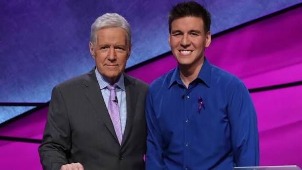James Holzhauer holds off Emma Boettcher, wins 'Jeopardy!' Tournament of  Champions - ESPN