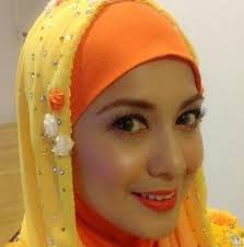 Dia tmbuh d keluarga kelas menengah dari seorang ayah bernama haris dan ibu brnama nia. Biodata Mas Anizan Pelakon Drama Sara Sajeeda Iluminasi