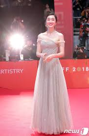 Soo Ae 2018 Red Carpet Gowns Gowns Fashion Hacks Clothes