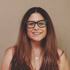 Tamara Hanson's Instagram, Twitter & Facebook