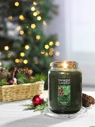 The Top Holiday Candle Scents According To Hgtv Editors Hgtv