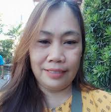 Rosalie Robles's Instagram, Twitter & Facebook