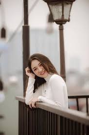 Không may, huệ bị giật đồ, bị ngã đập đầu xuống đất và. Rqmou1if5et9tm