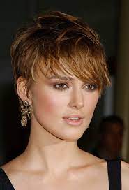 Epingle Par Missy Ann Sur Archivio Cheveux Courts Coiffures Cheveux Courts Coupe De Cheveux