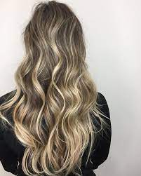 70 Attractive Long Wavy Hairstyles For Women In 2021 Hair Styles Long Wavy Hair Wavy Hair