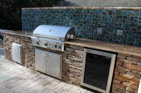 Outdoor Kitchen Designs Exceptional Outdoor Kitchen Brandon Fl With Mosaic Ceramic Tile Outdoor Kitchen Countertops Outdoor Kitchen Design Diy Outdoor Kitchen