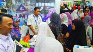 Universiti malaysia terengganu pertama kali ditubuhkan sebagai pusat perikanan dan sains marin universiti putra malaysia di mengabang telipot pada tahun 1979. Universiti Malaysia Terengganu Free Apply Com