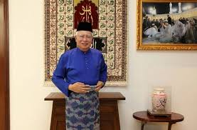 Beliau juga mempunyai abang yang bernama dato' suleiman abdul rahman. Mantan Pm Malaysia Najib Razak Saya Bukan Pencuri 14497