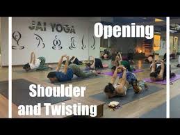 45 Minutes Shoulder Opening And Spinal Twist Youtube In 2020 Twist Yoga Yoga Teacher Training Course Free Yoga Classes