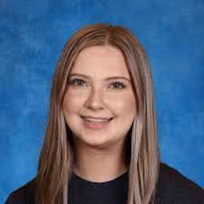 Julie Lassiter's Instagram, Twitter & Facebook