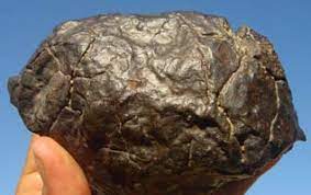 They are the most recognized meteorite because of their weight. How To Identify Stony Meteorites In The Field Sky Telescope Sky Telescope