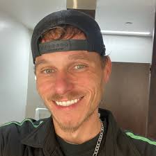 Recap of Gat last night… Static Club music videos being filmed in Gat  tonight! Tap in if you want your car in one