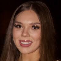 Allie Davis's Instagram, Twitter & Facebook