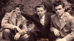 He spent the closing days of that war in a bomb shelter with his parents and younger sister. Prostrihal Se Skrz Zeleznou Oponu A V Usa Se Stal Vojenskym Kaplanem Pamet Naroda