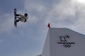 Telespectatorii tvr 2 vor simţi pulsul jocurilor olimpice de iarnă 2018 urmărind probele de patinaj artistic, schi alpin șşi sărituri, atât în transmisiuni românii din basarabia, asemenea publicului tvr din românia, vor beneficia de cele peste 110 ore de transmisii în direct de la jocurile olimpice de. Red Gerard Riderul Erou American De La Jocurile Olimpice Din Coreea De Sud Video Ora De Sibiu