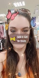 Amanda Racey's Instagram, Twitter & Facebook