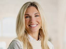 Melissa Shirk's Instagram, Twitter & Facebook