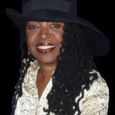 Dee Robinson (@deerobinson)