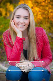 Senior Portrait Ideas Inspiration For Graduation Professional Portraits For Highschool Unique Senior Pictures Senior Pictures Downtown Professional Portrait