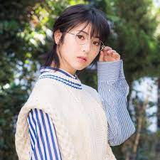 tumblrは自分を表現したり発見することができる場であり 好きなものを通じてつながりを見つけたり 興味が人と人をつなげるプラットフォームです 浜辺 メガネ女子 ショート 芸能人