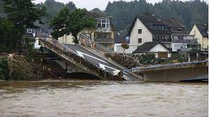 Die im sommer überrannten orte sind im winter fast menschenleer. Italien Starke Unwetter Losen Erdrutsch Am Comer See Aus Stern De