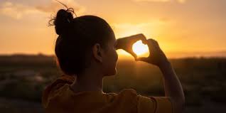 Ketiganya memiliki fungsi yang sama, meski secara spesifik mengungkapkan pengertian yang berbeda. 40 Kata Kata Mutiara Hidup Penuh Makna Positif Jalani Hari Dengan Optimis Merdeka Com